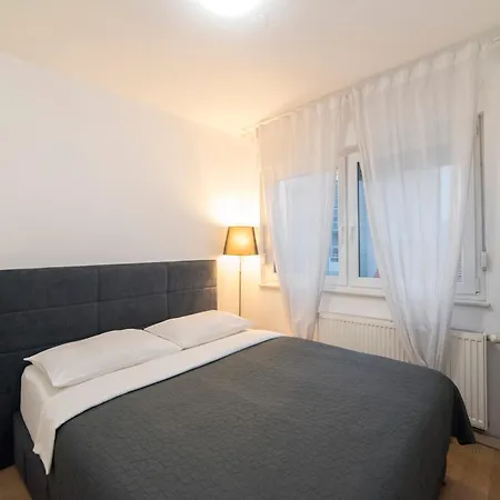 Apartment Dubrovnik With Parking Zagreb Exterior photo