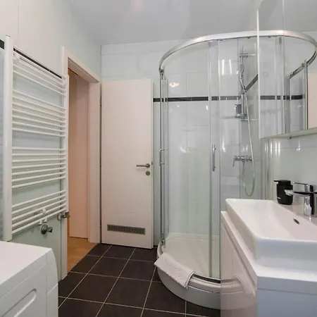 Apartment Dubrovnik With Parking Zagreb Exterior photo